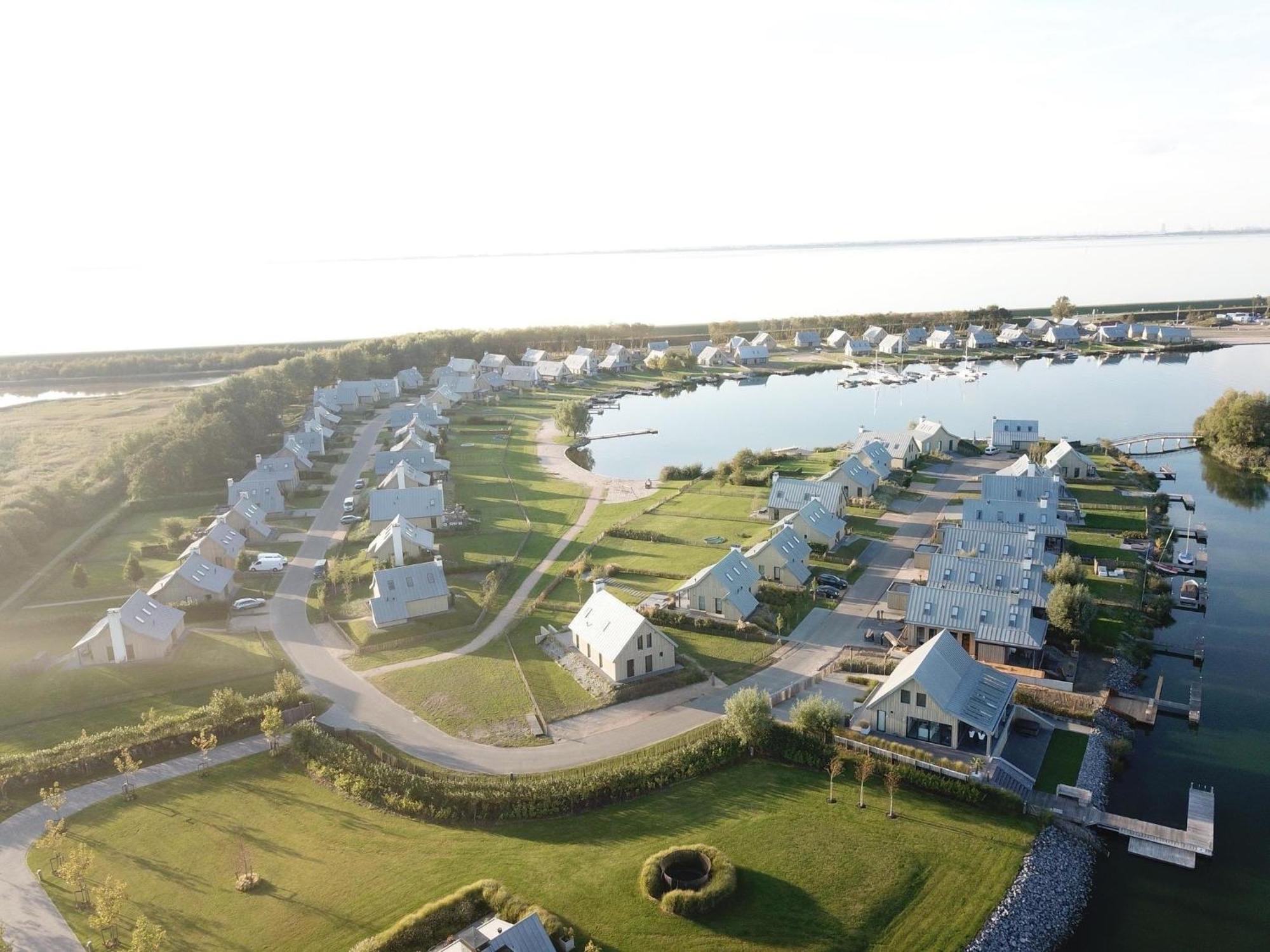 Modern Lodge On The Water In A National Park Tholen Exterior photo